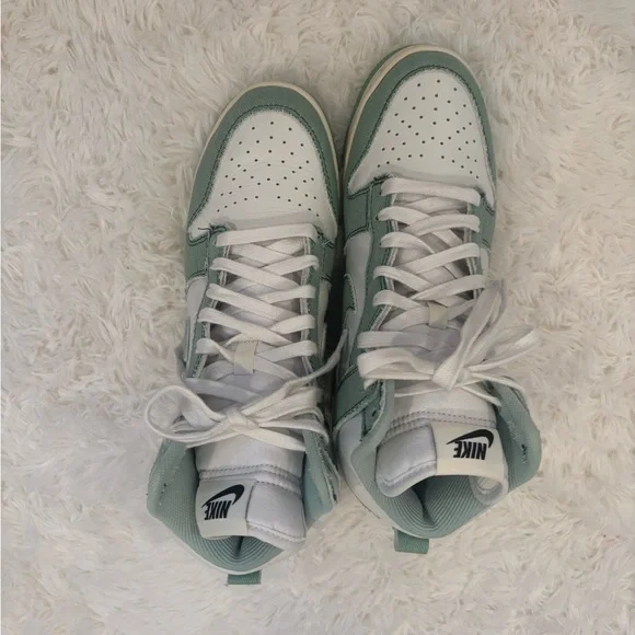 Nike Dunk High 1985 Retro Sneakers | Woman’s size 9 | OG Colorway - Picture 4 of 6